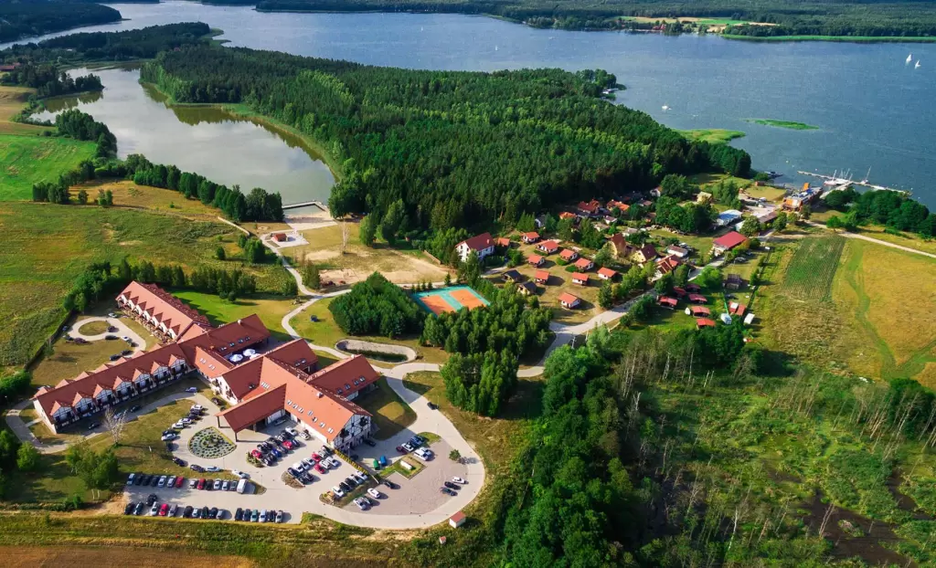 Mikołajki Resort Hotel & SPA: wyjątkowy relaks w sercu Mazur – luksusowe SPA i niezapomniane widoki 